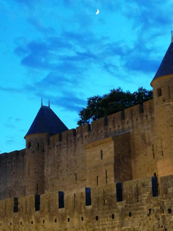 Ancienne caserne du château Azille Extérieur photo