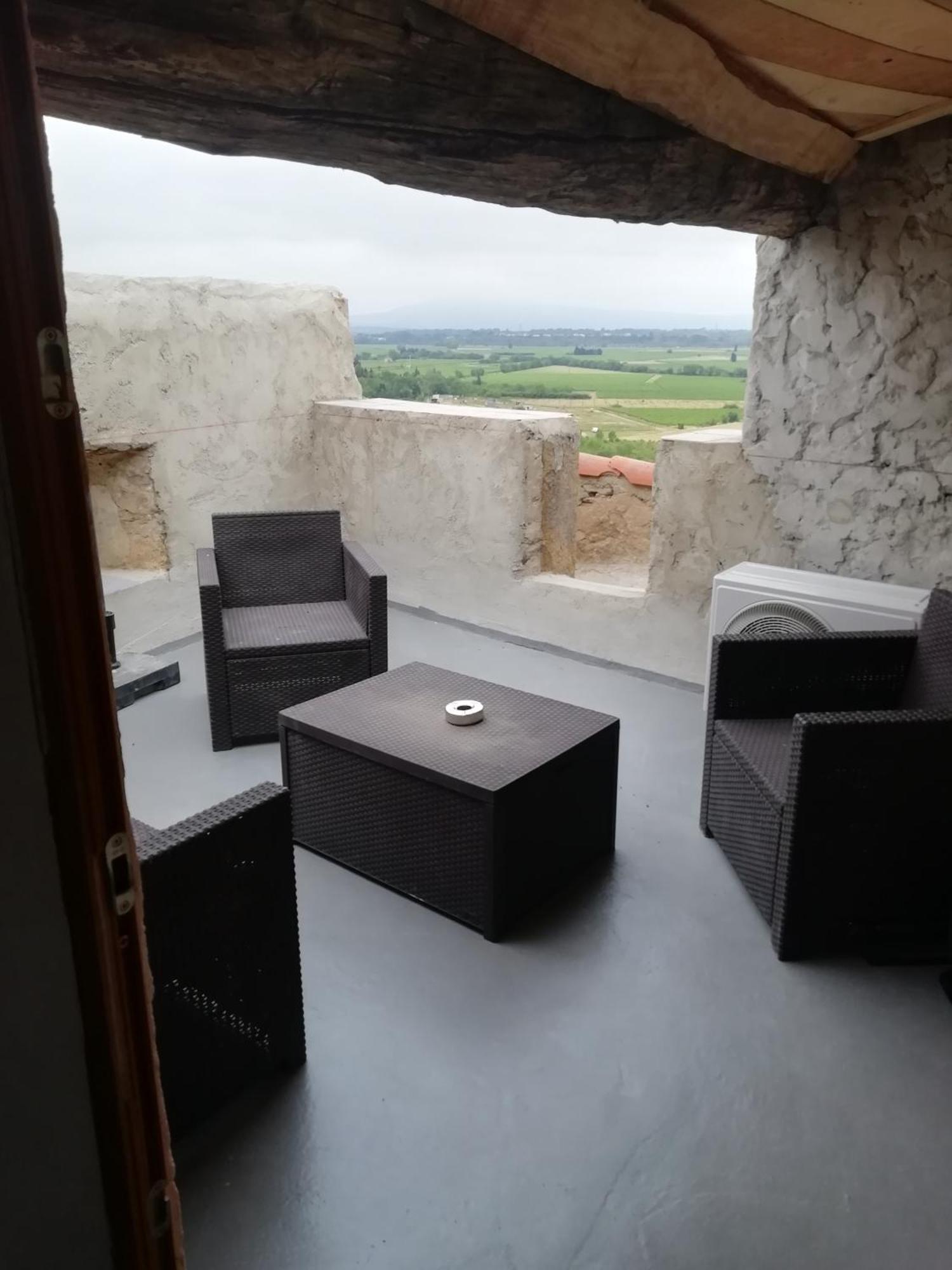 Ancienne caserne du château Azille Extérieur photo